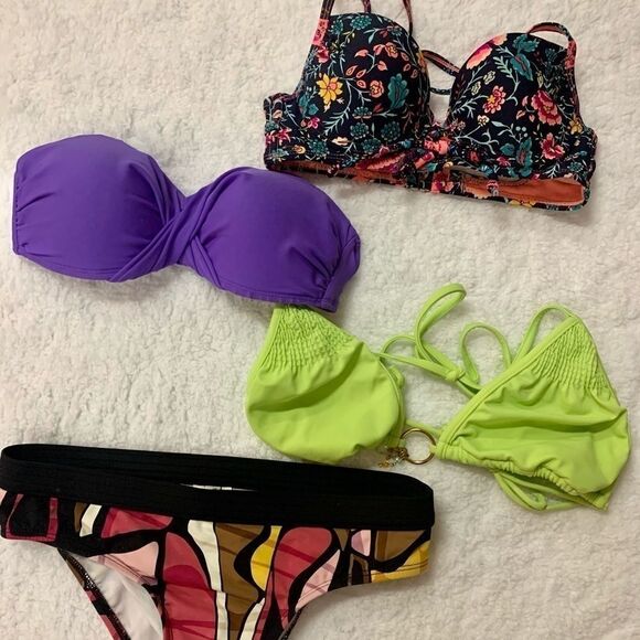 Bikinis   - Picture 11 of 12